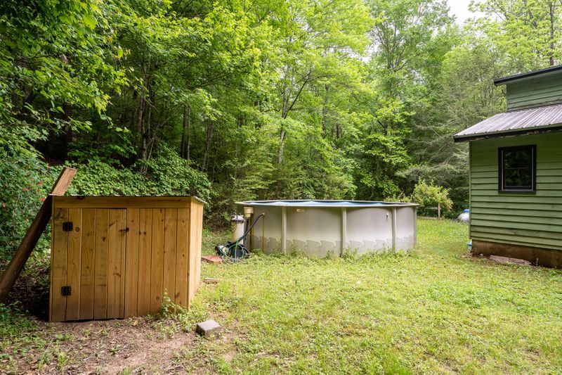 211 Greenfield Ln, Ellijay, GA 30536