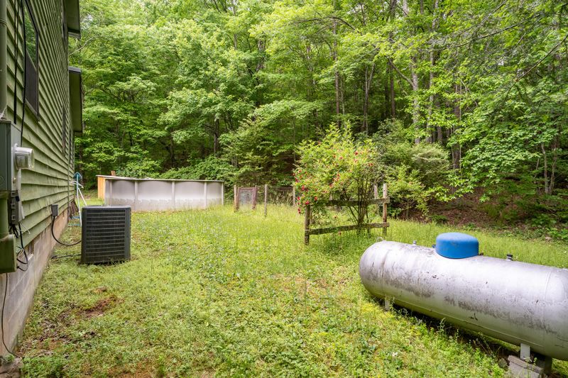 211 Greenfield Ln, Ellijay, GA 30536