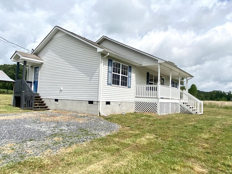 131 Birdhouse Way, Rocky Face, GA 30740