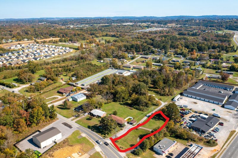 48 S Mack Smith Rd, Rossville, GA 30741