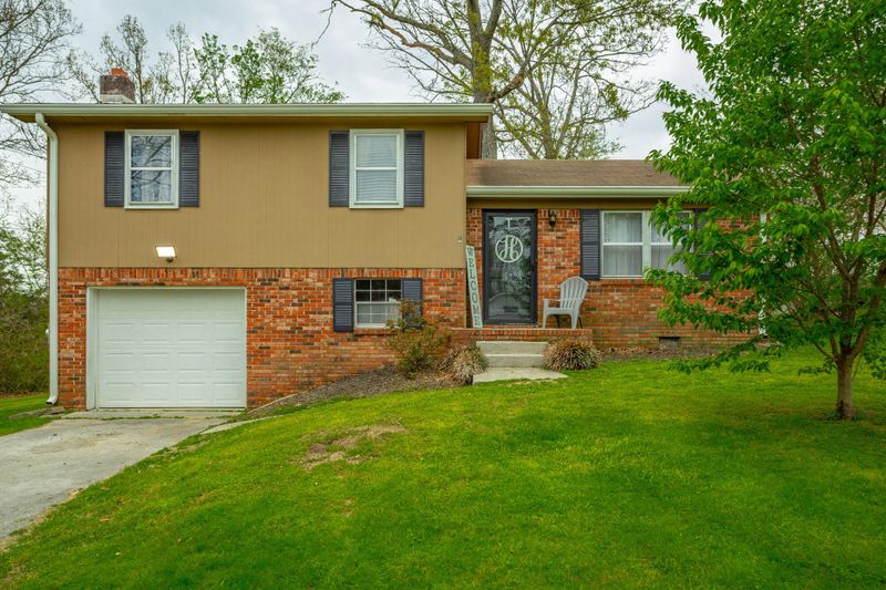 724 Stapp Dr, Ringgold, GA 30736