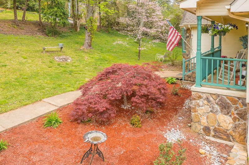 10 Sunrise Dr, La Fayette, GA 30728