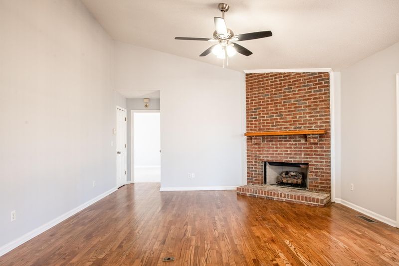 571 Hickory Ridge Trl, Ringgold, GA 30736