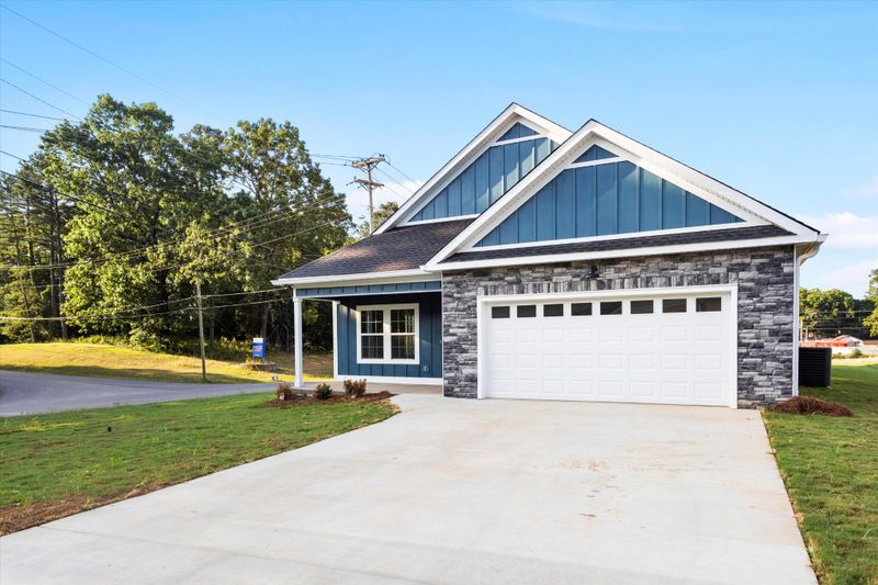 17 6th St, Rossville, GA 30741