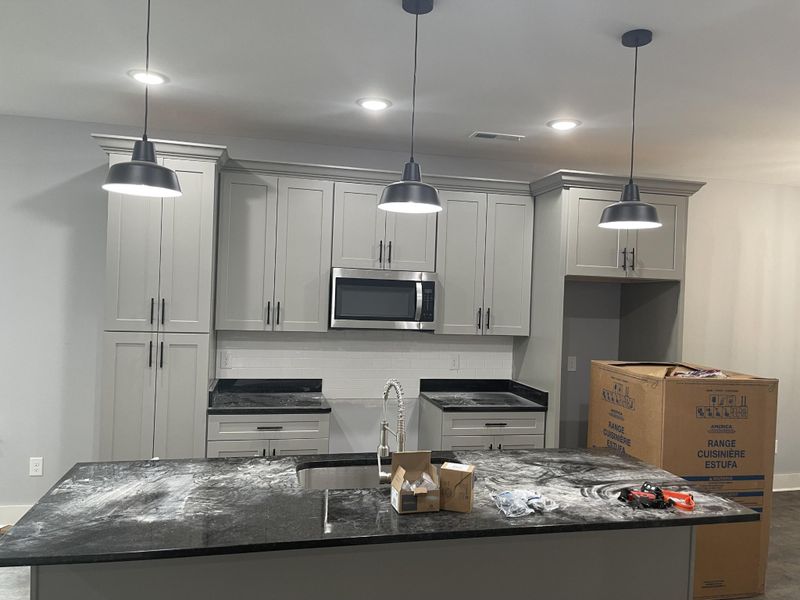 31 6th St, Rossville, GA 30741