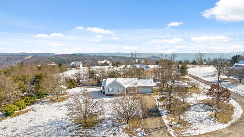 107 S Deer Run Rd, Trenton, GA 30752