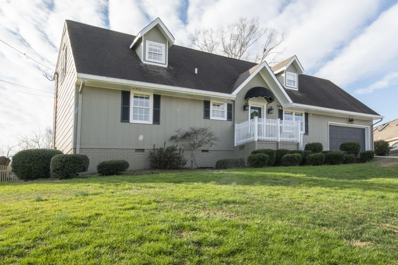 857 Brownwood Cir, Ringgold, GA 30736