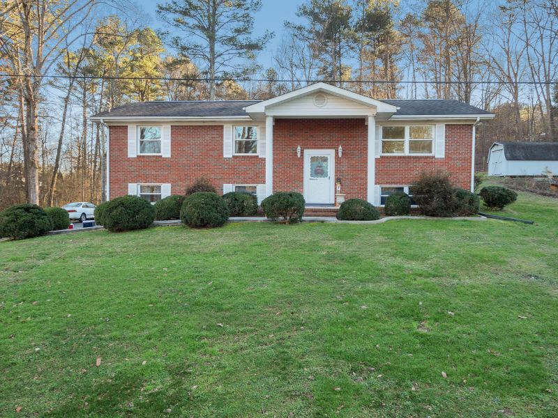 179 Mimosa Dr, Chickamauga, GA 30707