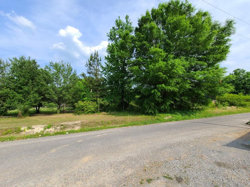 16 Blue Bird Ln, Rossville, GA 30741
