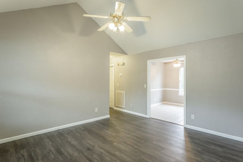 360 Pinewood Dr, Rock Spring, GA 30739