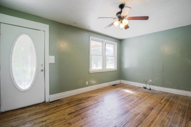 111 Ireland Ln, Chickamauga, GA 30707