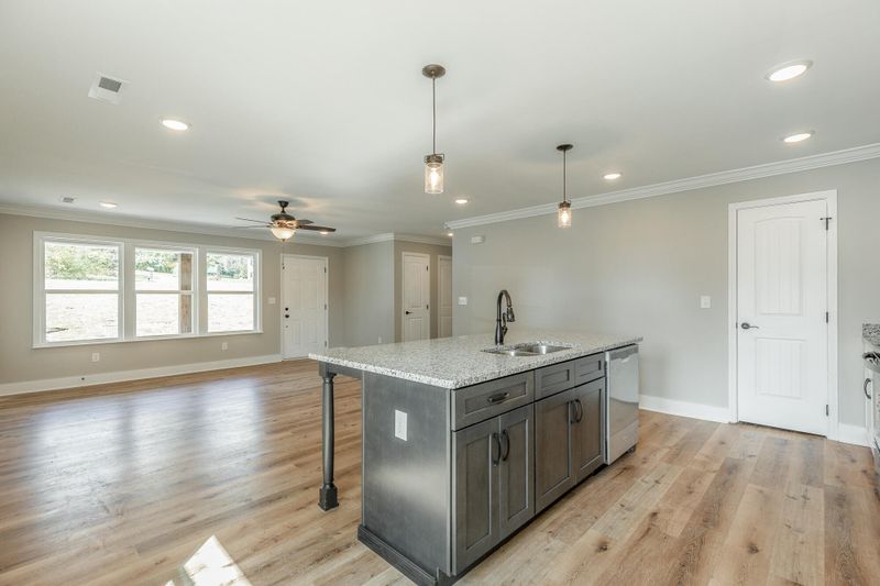 162 Lakesite Dr, La Fayette, GA 30728