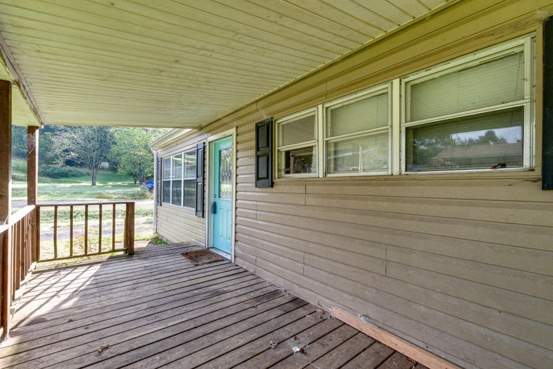 205 Cave St, Rossville, GA 30741