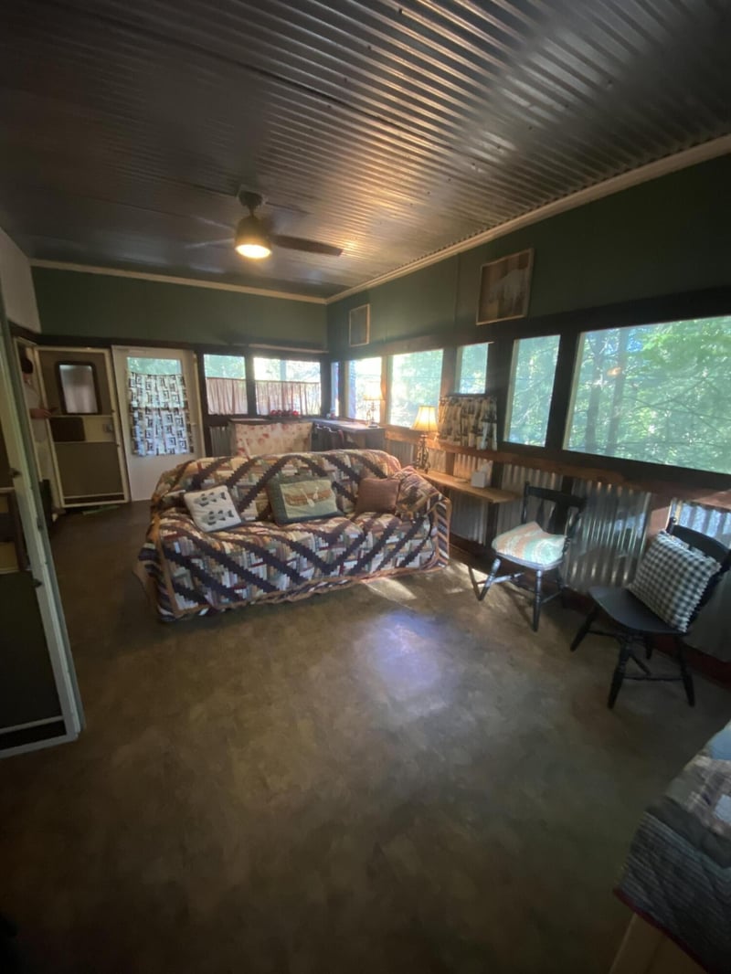 5 10th St, Ellijay, GA 30540