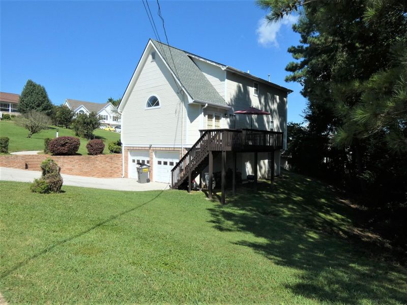 17 Amber Wood Dr, Ringgold, GA 30736