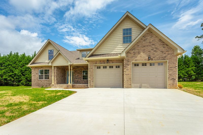 97 Windy Oak Dr, Rock Spring, GA 30739