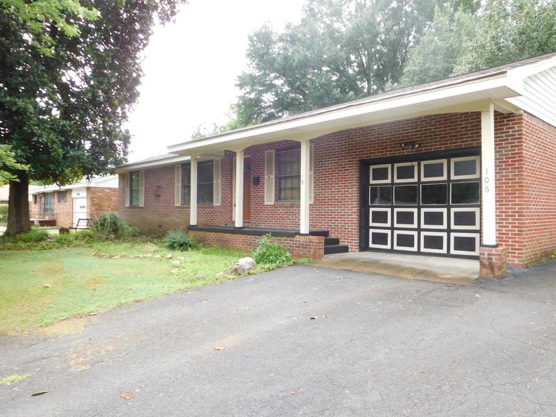 106 Waverly Dr, Rossville, GA 30741
