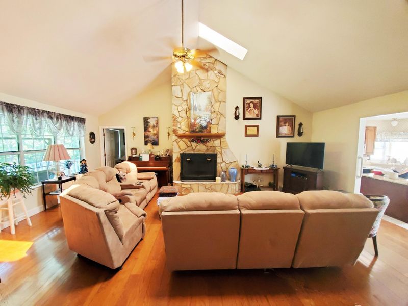 1936 Nw Crow Valley Rd, Dalton, GA 30720