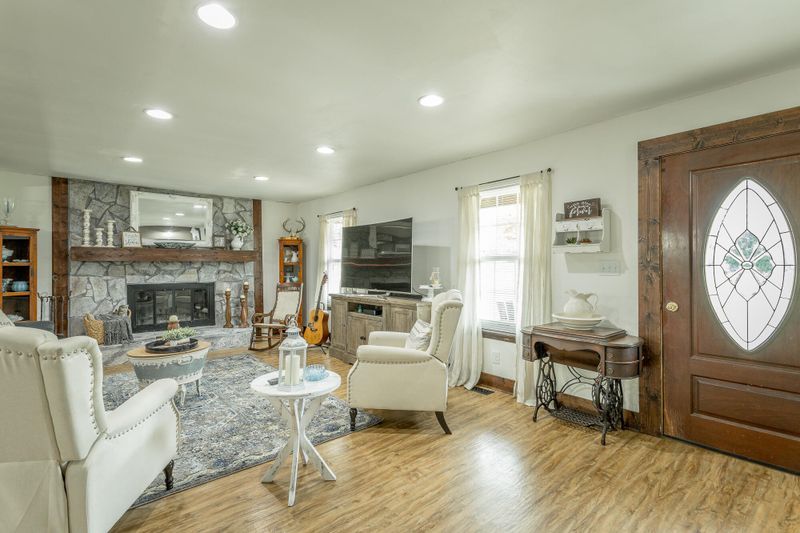 1121 Grand Center Rd, Chickamauga, GA 30707