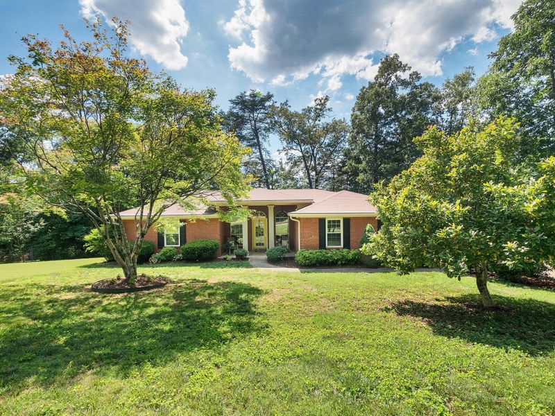 136 Dana Ln, Chickamauga, GA 30707