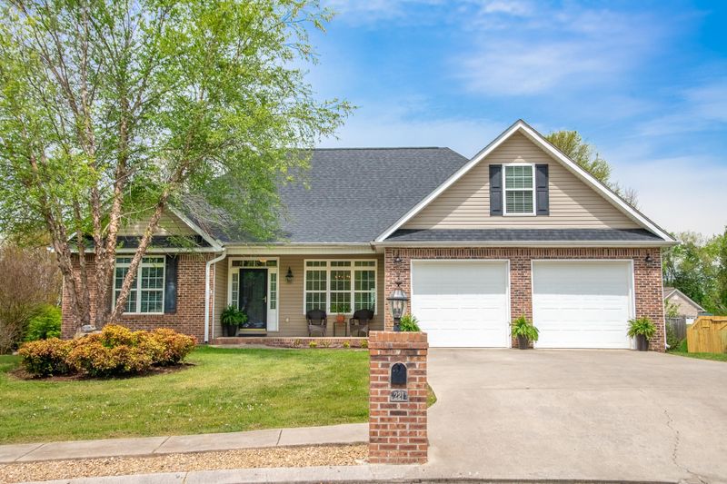 221 Canary Cir, Ringgold, GA 30736