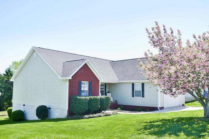 84 Hunter Ln, Ringgold, GA 30736