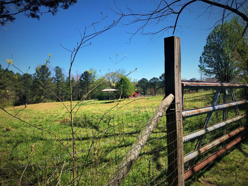 558 Hurtt Rd, Chickamauga, GA 30707
