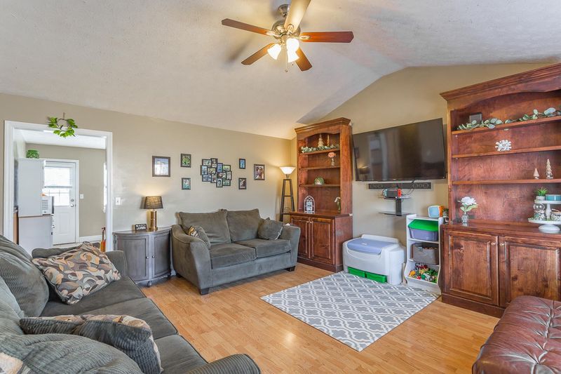 1151 Grand Center Rd, Chickamauga, GA 30707