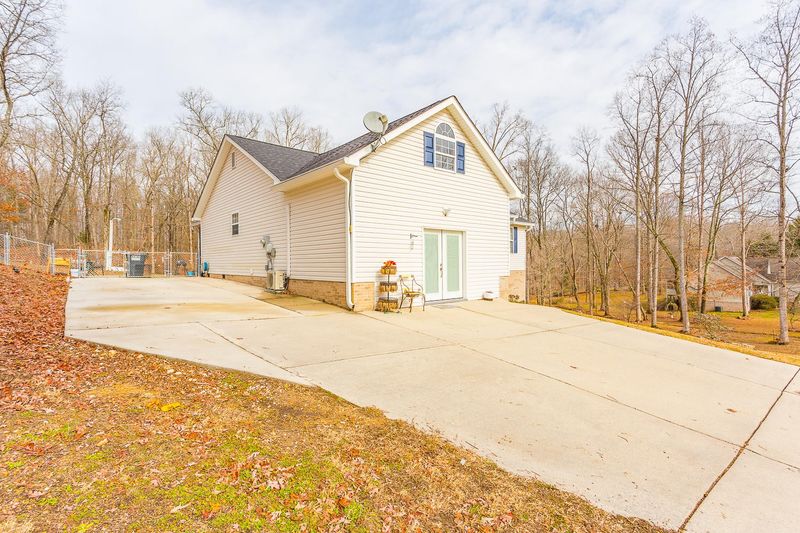 765 Van Dell Dr, Rock Spring, GA 30739