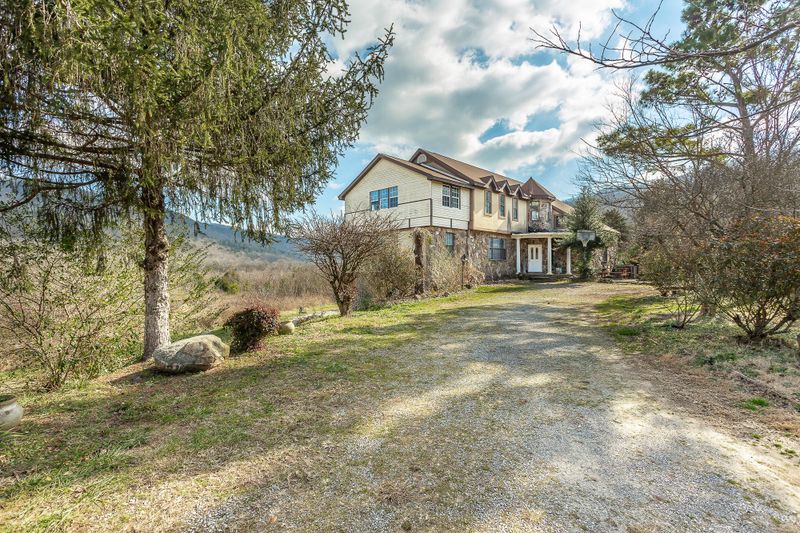 55 Willow Ln, Trenton, GA 30752