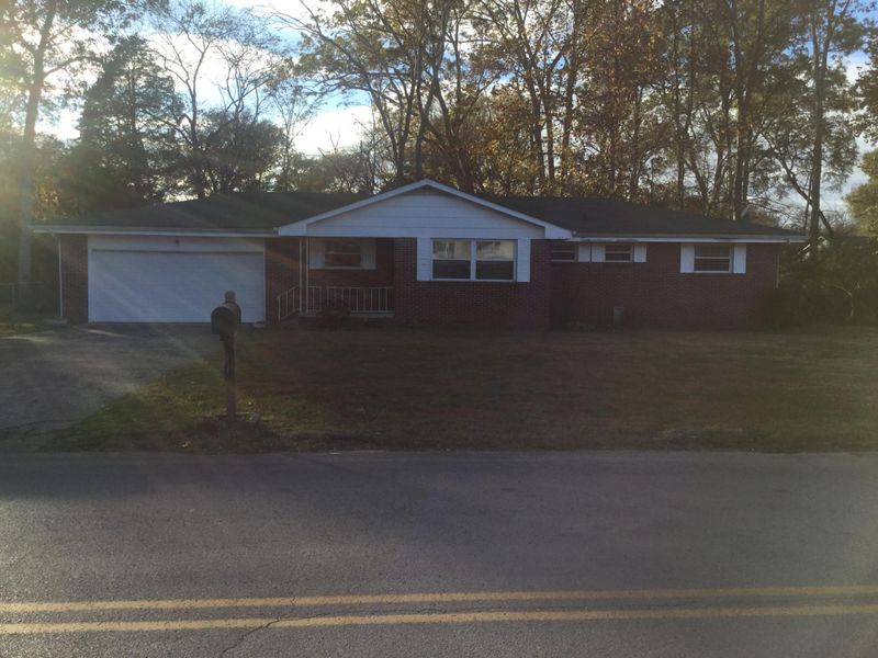 30 Delores Dr, Fort Oglethorpe, GA 30742