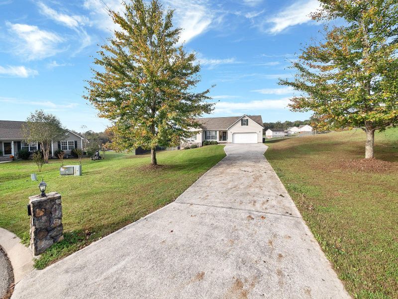 64 Lonecrest Dr, Ringgold, GA 30736