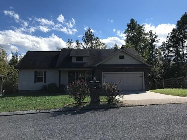 170 Cottage Crest Ct, Chickamauga, GA 30707
