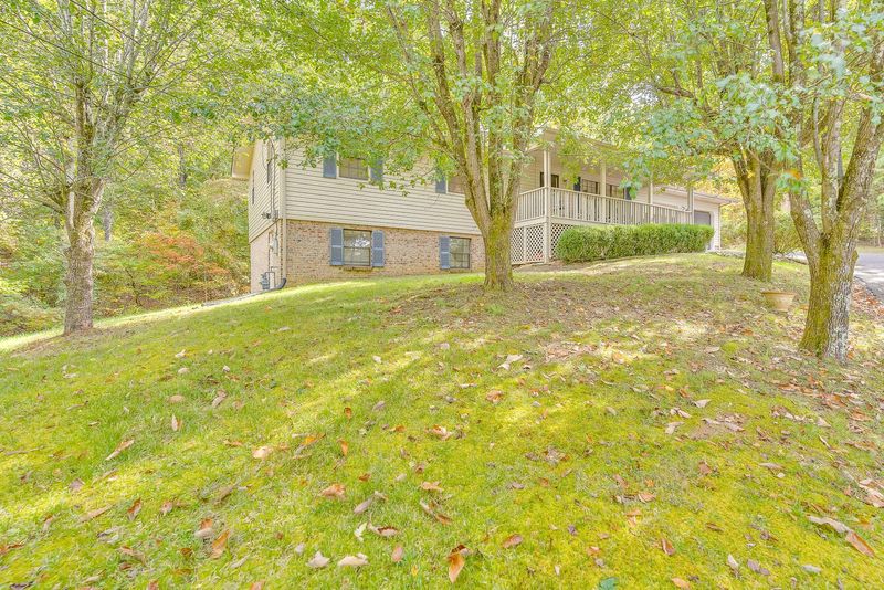224 Brownhill Ln, Ringgold, GA 30736
