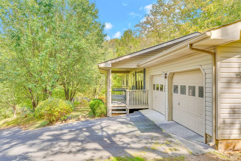 224 Brownhill Ln, Ringgold, GA 30736