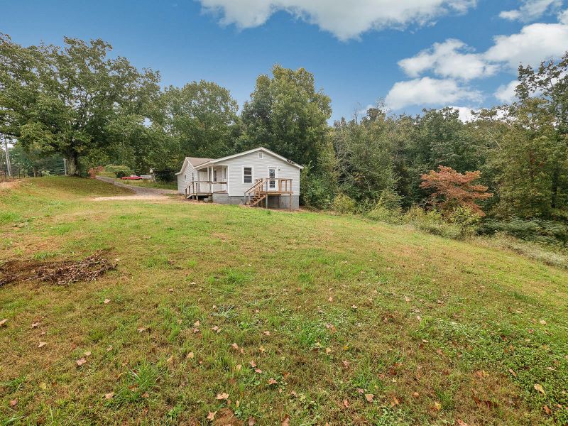 330 Ridgeland Rd, Rossville, GA 30741