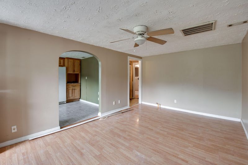 409 Chambers St, Rossville, GA 30741