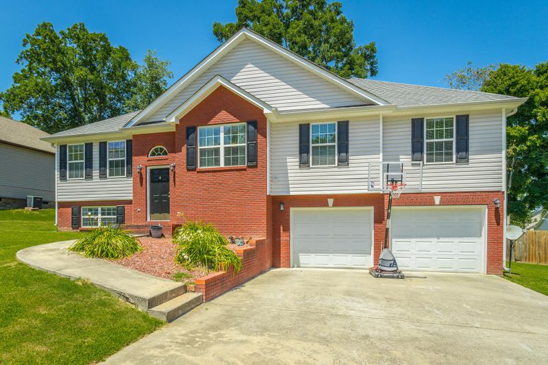 533 Peachtree Cir, Ringgold, GA 30736