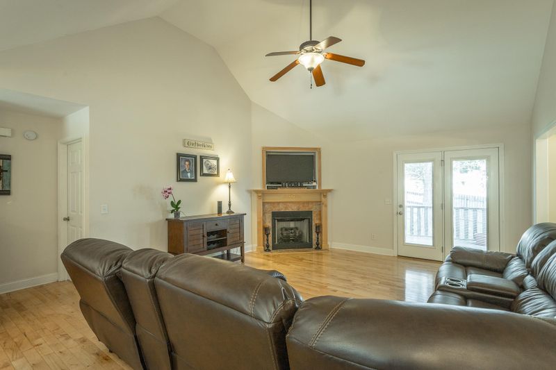 533 Peachtree Cir, Ringgold, GA 30736