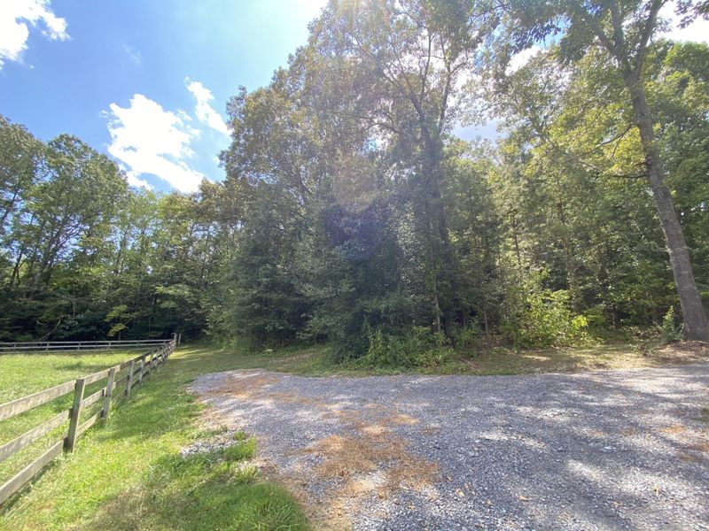 548 Arabian Dr, Tunnel Hill, GA 30755