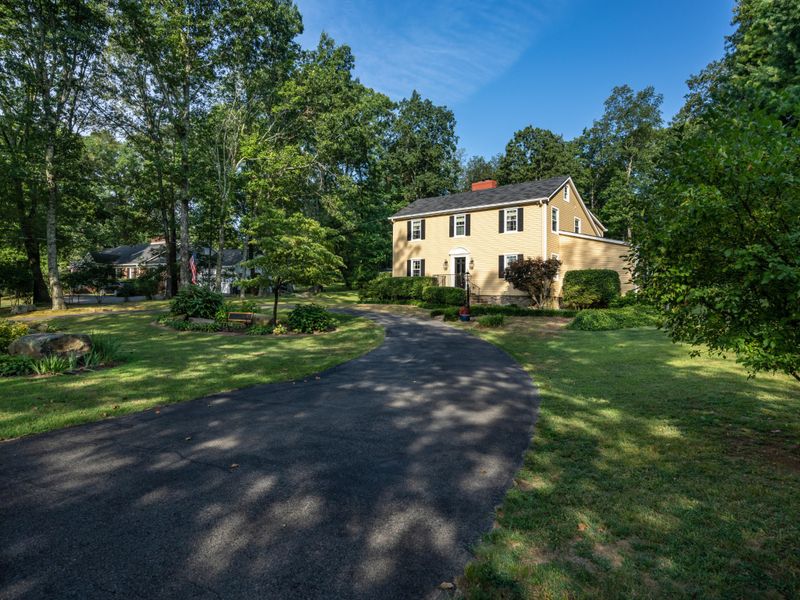 1108 Lula Lake Rd, Lookout Mountain, GA 30750