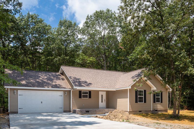 66 Emma Ln, Trenton, GA 30752