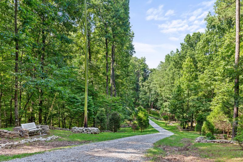 352 Chamberlain Rd Spur, La Fayette, GA 30728