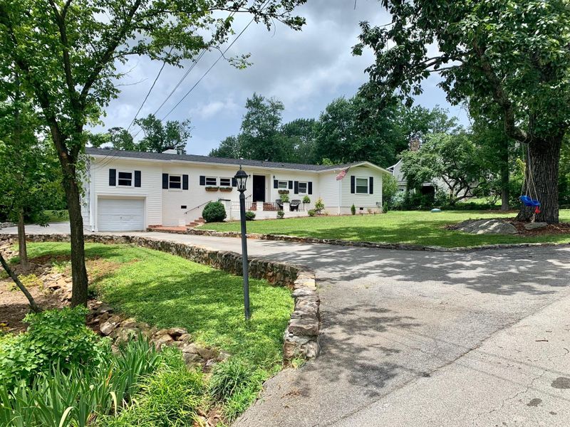 1502 Cinderella Rd, Lookout Mountain, GA 30750