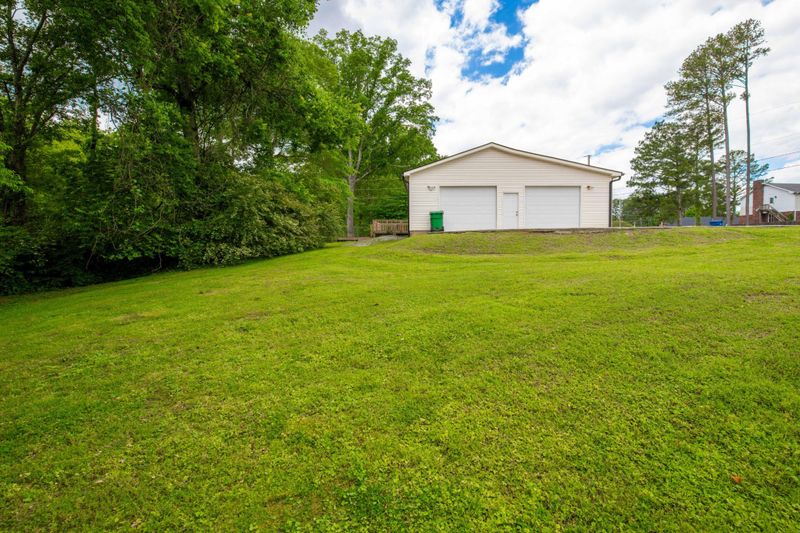 42 Angela Cir, Rossville, GA 30741