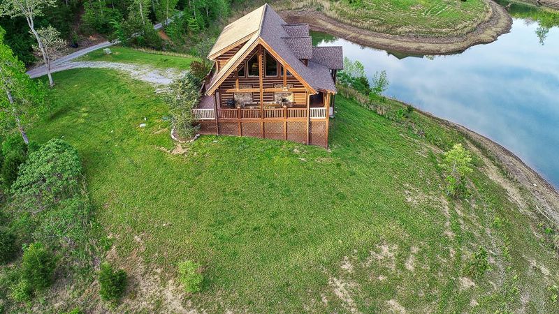 418 Lakewood Dr, Rising Fawn, GA 30738