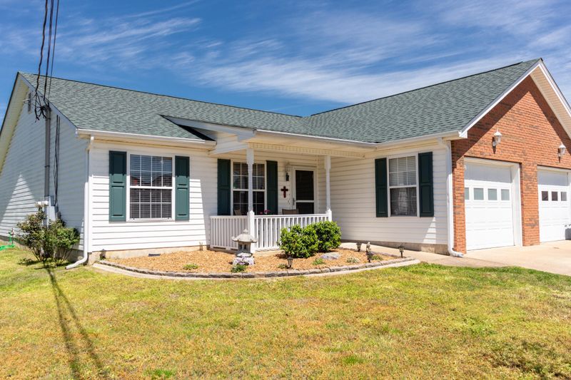 323 Flagstone Dr, Rossville, GA 30741