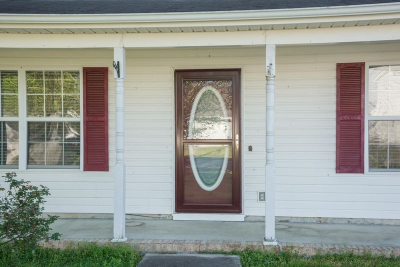 558 N Peppercorn Ln, Rossville, GA 30741