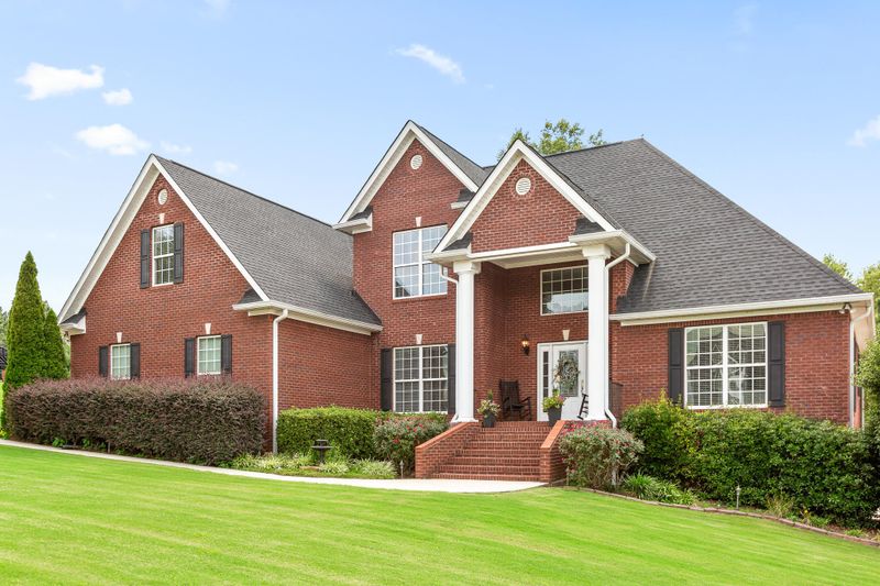 50 Legacy Dr, Ringgold, GA 30736