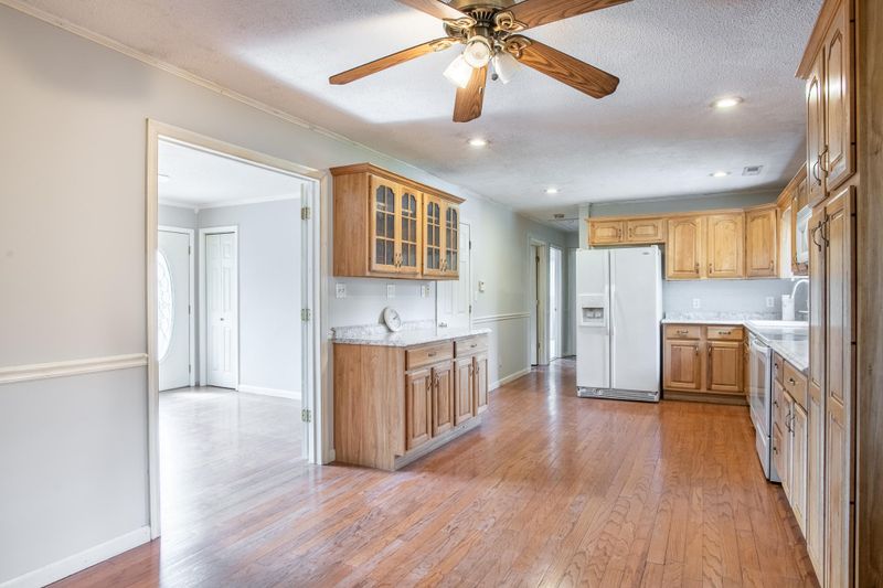 1369 Wooten Rd, Ringgold, GA 30736
